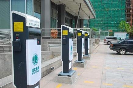 私人电动车或迎井喷 公共充电桩短板明显-电老虎网